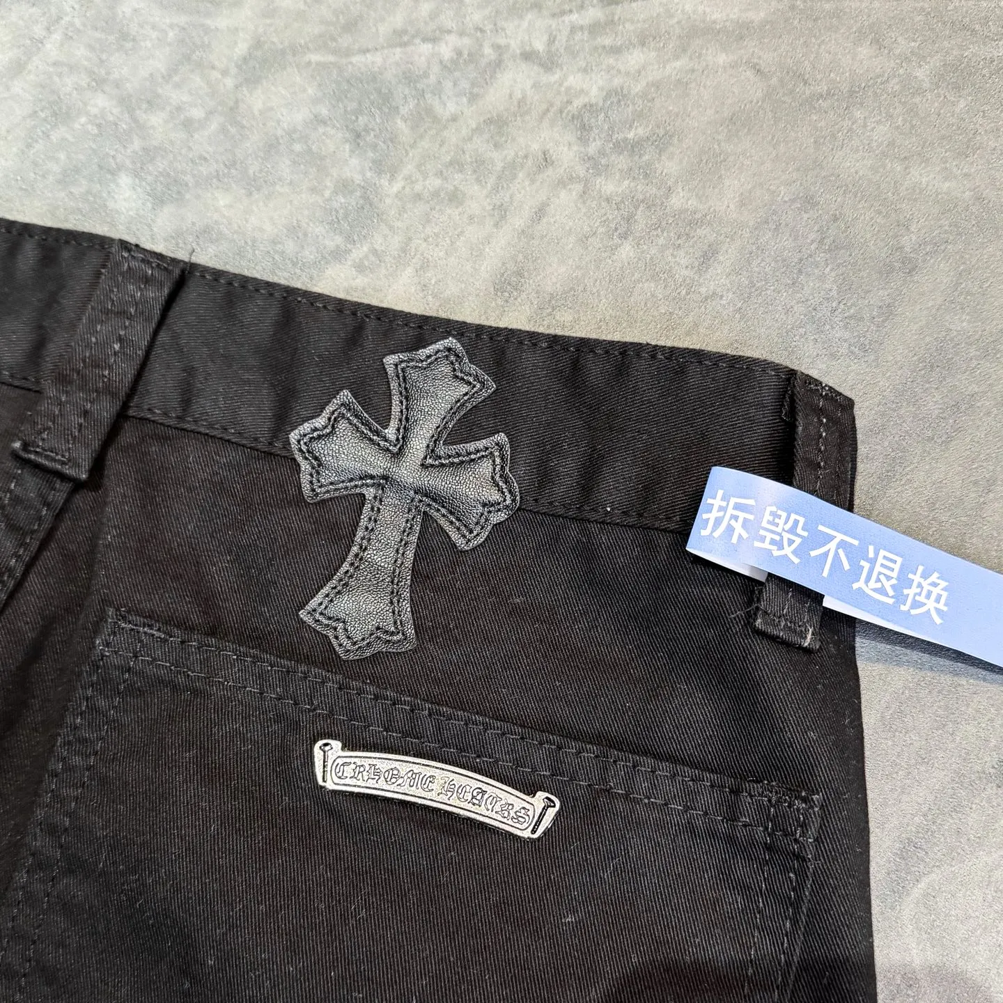 P270 Chrome Hearts Leopard Print Jeans with Black Leather and Wooden Leather Elements Washed Jeans Authentically Restore the Ultimate Vintage Texture Three-Dimensional Fit Loose and Comfortable Not Slimming Appearing Tall and Slim Made by Manufacturers Original Quality Control Same Style for Men and Women Can Be Matched with Couples Versatile Recommendations Must-Have Jeans for All Seasons Fashionistas Have Been Disappointed From the Quality Selection of Fabrics, Cutting of Details, and Matching of Patterns, Everything Is Impeccable! The upper body is so handsome when worn...it can be easily worn by men, women and children! The craftsmanship is made of heavy-duty washed pure cotton denim fabric. After washing, it is soft and thick and looks very stylish when worn. Color: black Size: 28 30 32 34 36